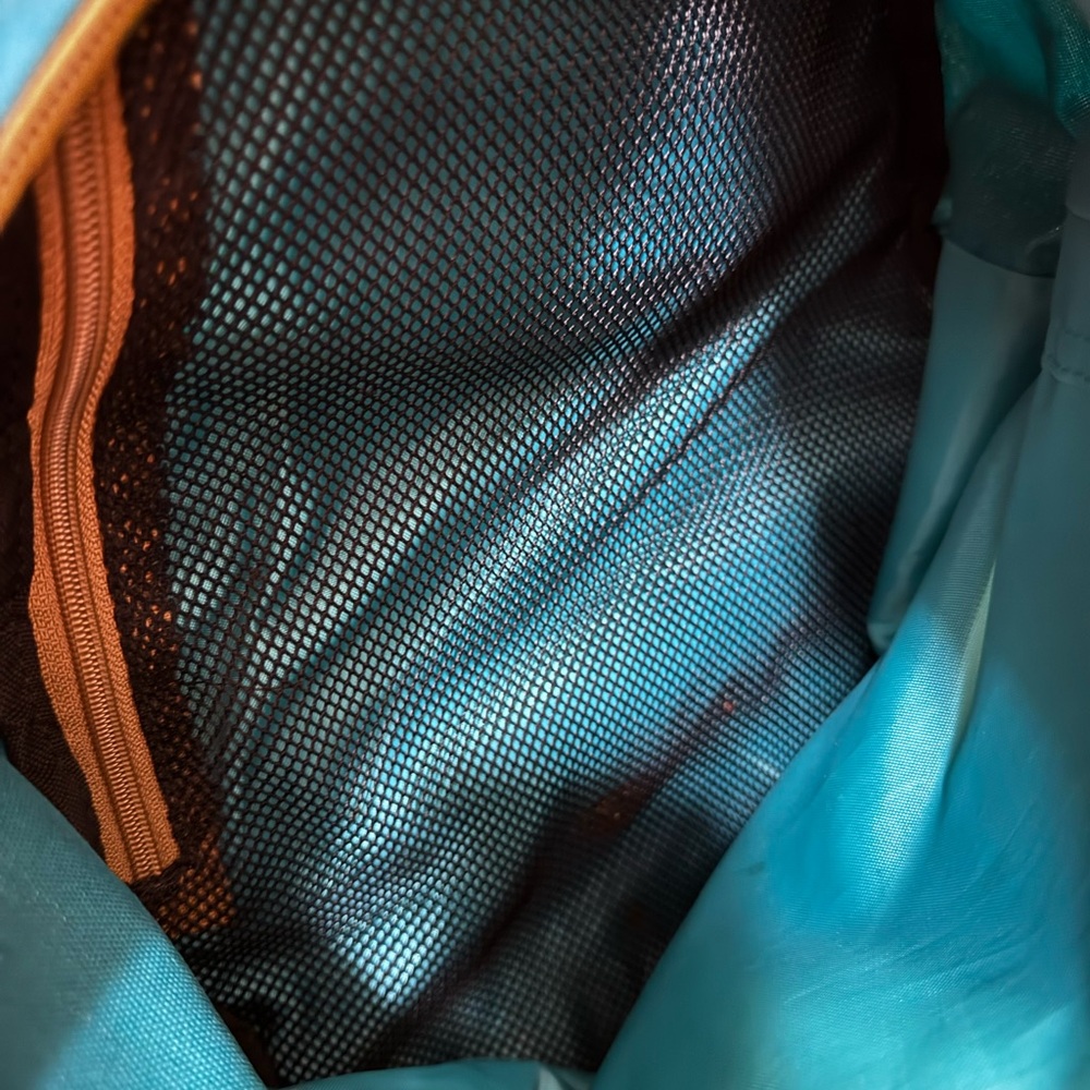 KAVU Chevron Pattern Sling Backpack - Picture 3 of 4